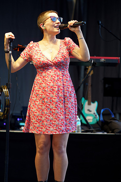 shaedDSC00288-rawdenoise-sharpen-face