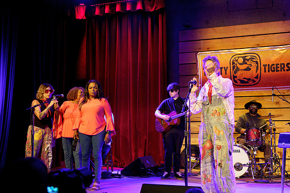 30TGospelDSC01305-2